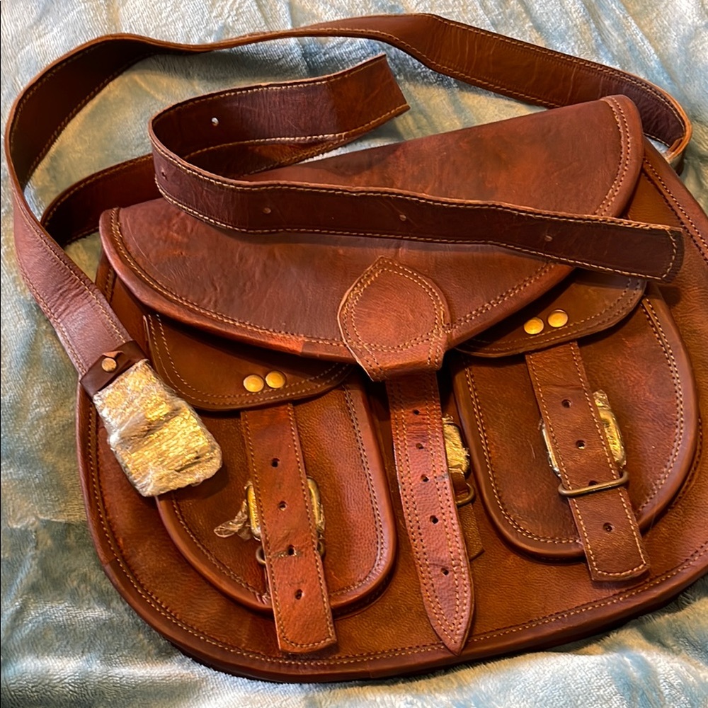 Brown Leather handbag nwot.  Messenger bag.